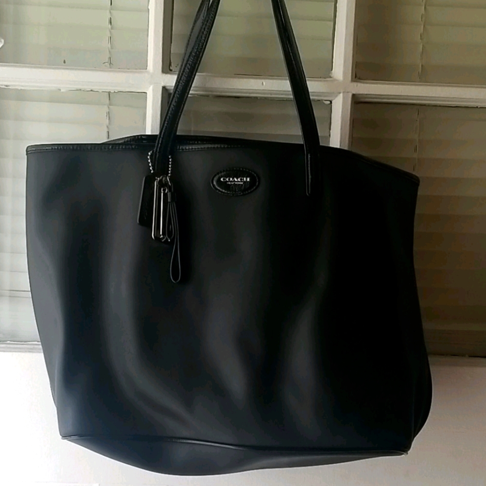A coach tote